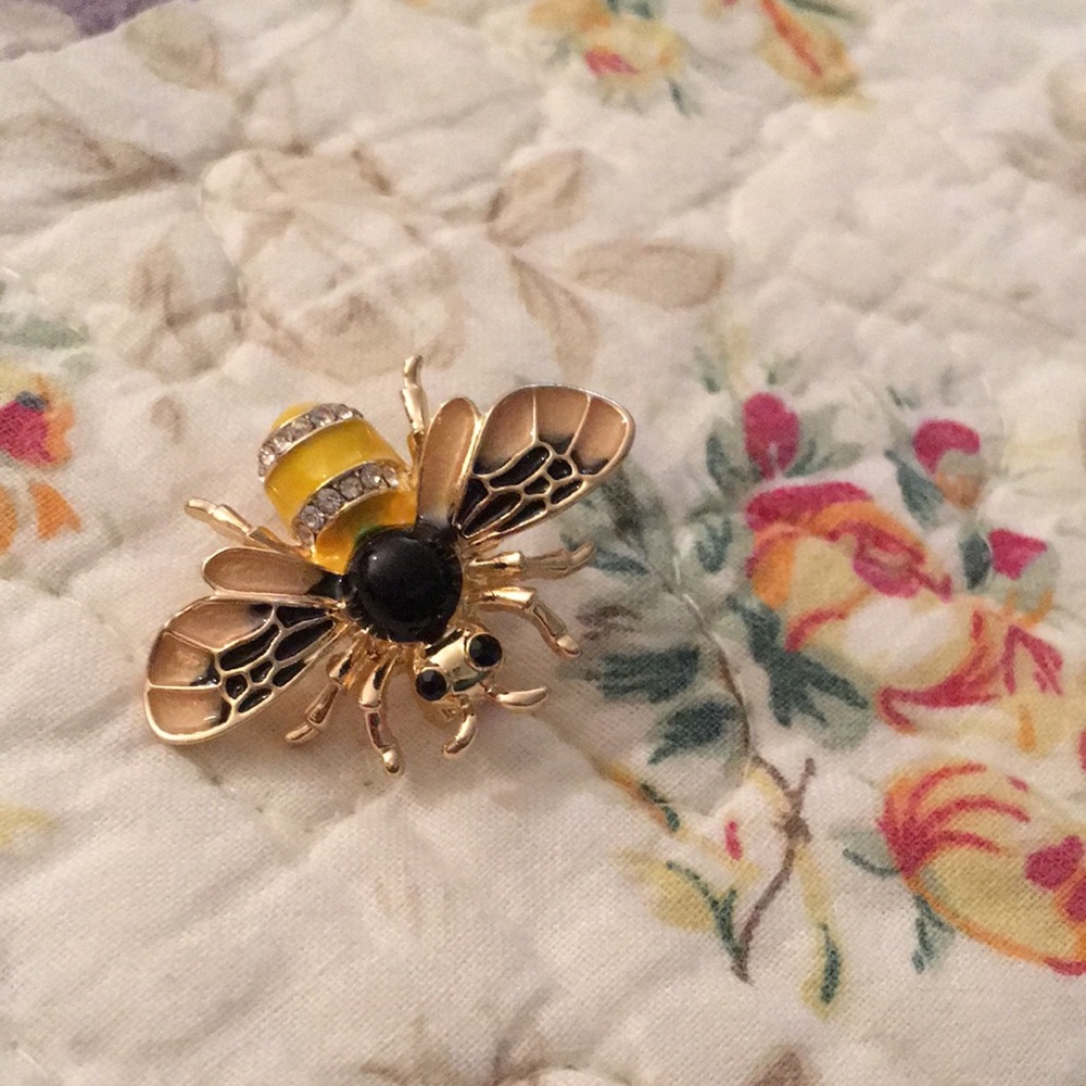 Bumble Bee Fashion Pin Broach NWT